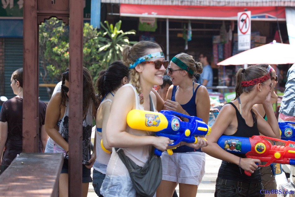 Chiangmai_Songkran_046.jpg