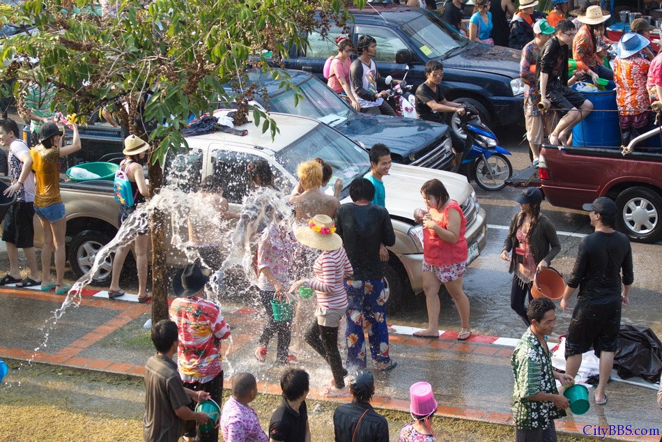 ChiangmaiSongkran2_020.jpg