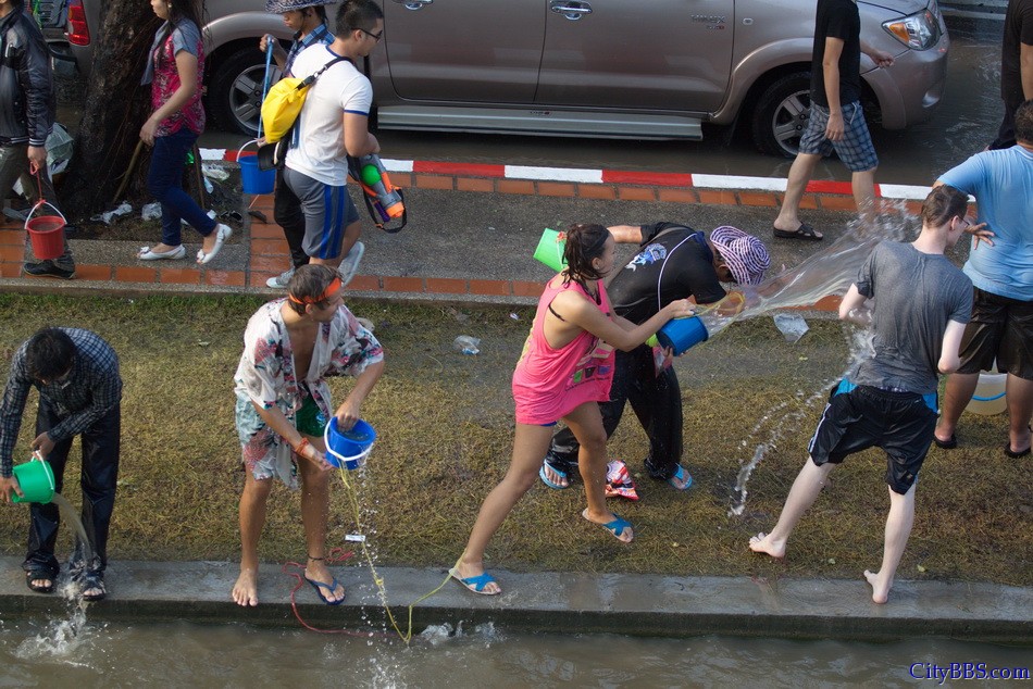 ChiangmaiSongkran2_055.jpg