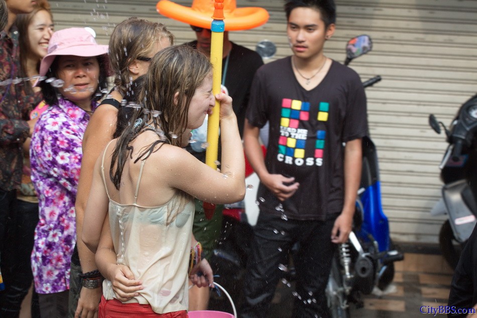 Chiangmai_Songkran_392.jpg