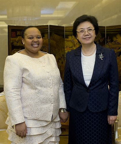 恩图利访华