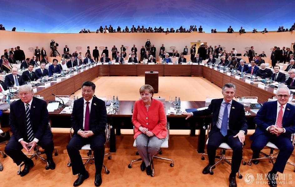G20领导人集体转身拍合照 习大大与特朗普邻座