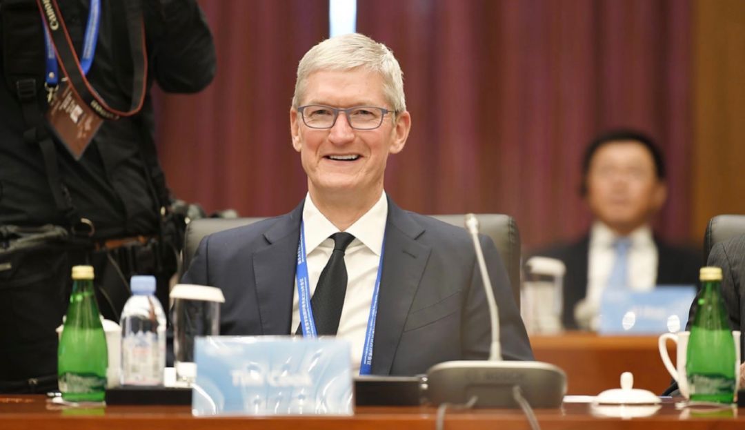 清华经管学院顾问委员会新任主席、苹果公司（Apple）首席执行官蒂姆·库克（Tim Cook）主持会议 ...