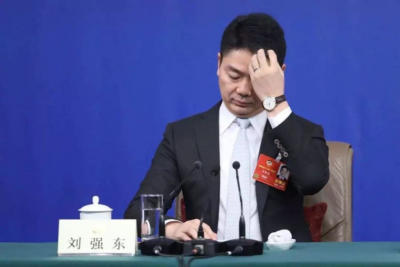 高调，是成功者最忌讳的事情。栽了跟头的刘强东