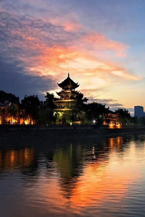 胡润中国最具投资潜力区域百强3.jpg