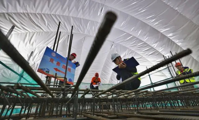 位于丰台区丽泽金融商务区北区的丽泽城市航站楼综合交通枢纽正在紧锣密鼓施工 ...