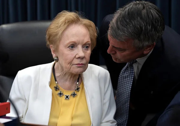 已退休的得克萨斯州议员共和党众议员凯·格兰杰（Kay Granger）