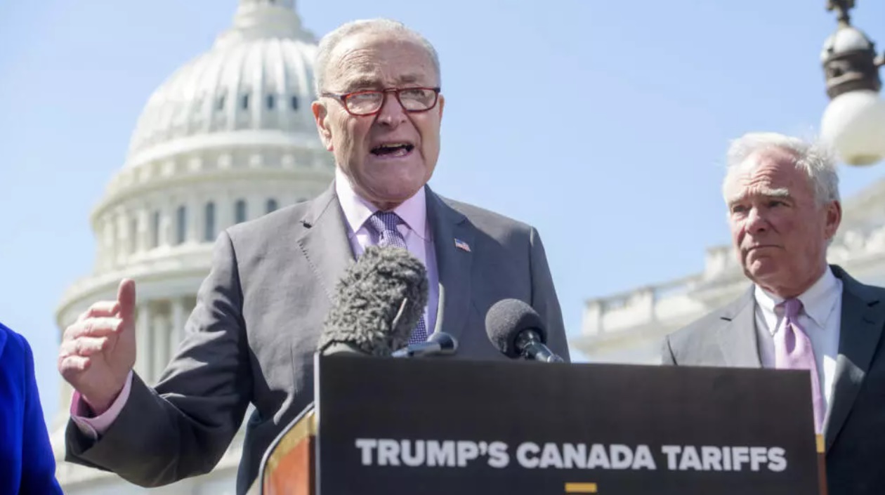 参议院少数党领袖查克-舒默（Chuck Schumer）