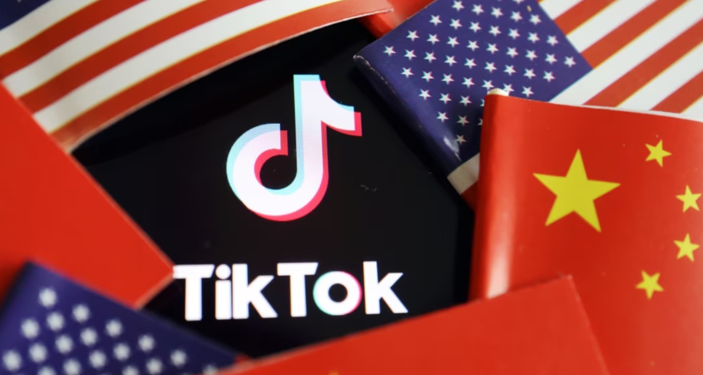 tiktok标志和中美国旗