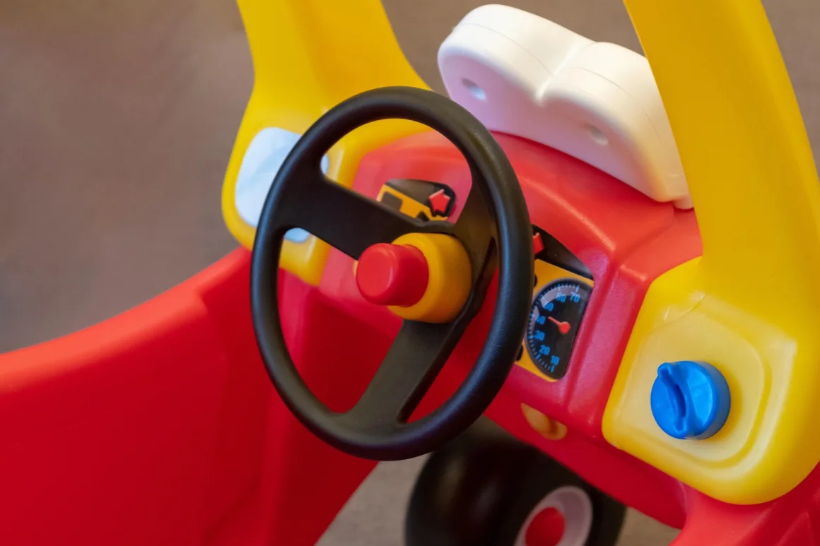 Little Tikes 的 Classic Cozy Coupe Car 是其最受欢迎的产品之一