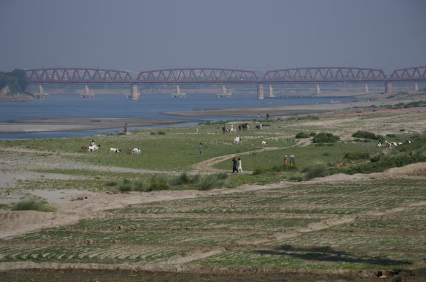 海得拉巴印度河干涸河床上的耕地景观