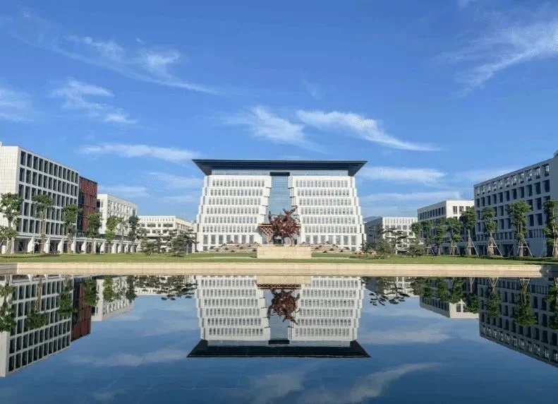 福耀科技大学校园风光