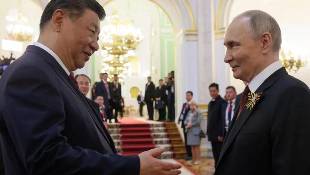 Russian President Vladimir Putin addresses foreign leaders on Victory Day in Moscow