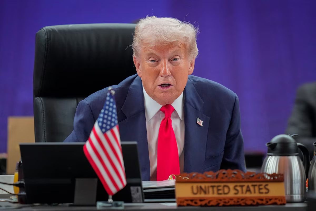 美国总统唐纳德·特朗普于2025年10月26日在马来西亚吉隆坡举行的东盟-美国峰会上发表讲话 ...